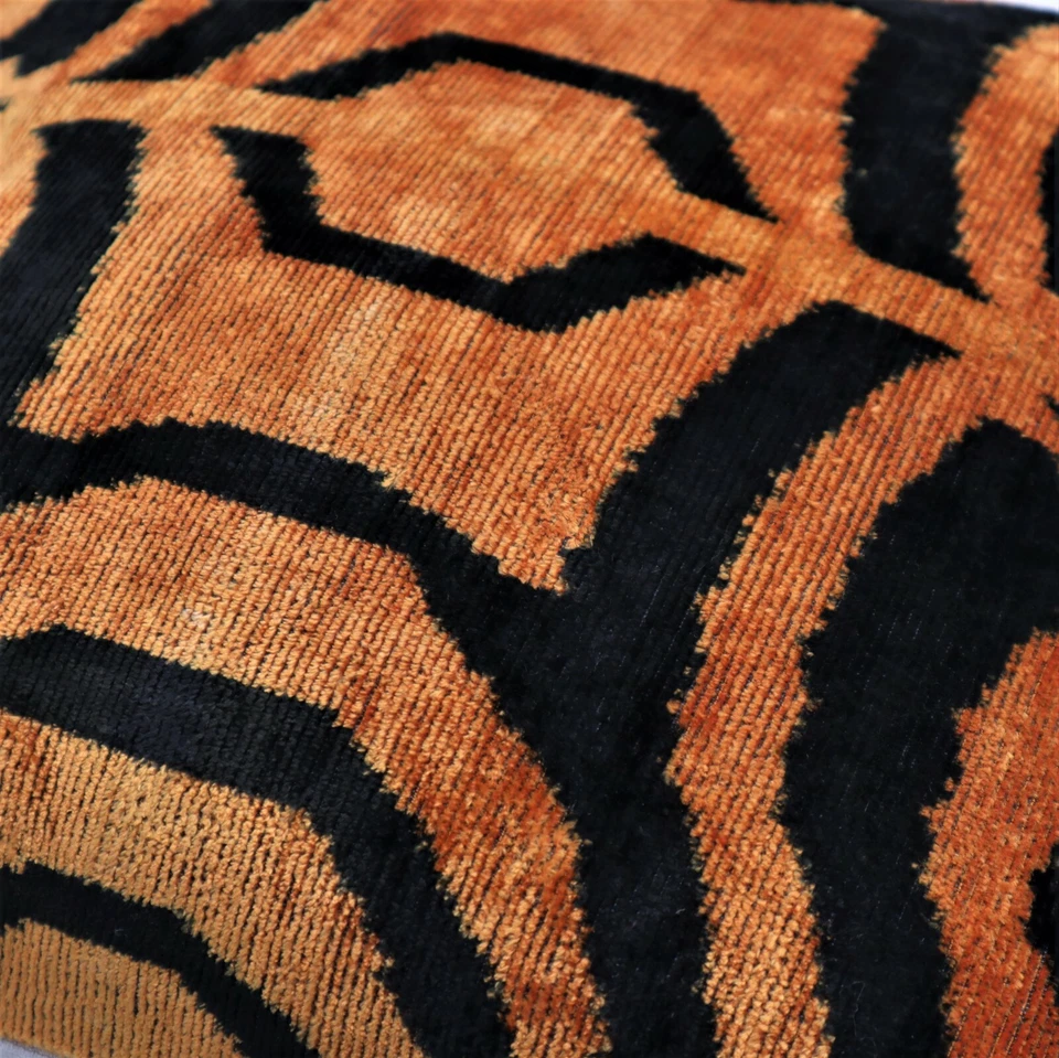 Handmade Brown Velvet Cover Tiger Print Throw Pillow 16 x 16 in(40 x 40 cm) - Image 4 of 4