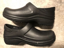 Crocs Women’s Slip Resistant Shoes - Neria Pro II Clogs, Nurse Shoes, Servers 9W