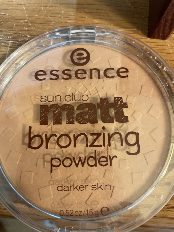 Essence | Sun Club Matt Bronzing Powder | 02 Sunny | Darker Skin - Image 3 of 3