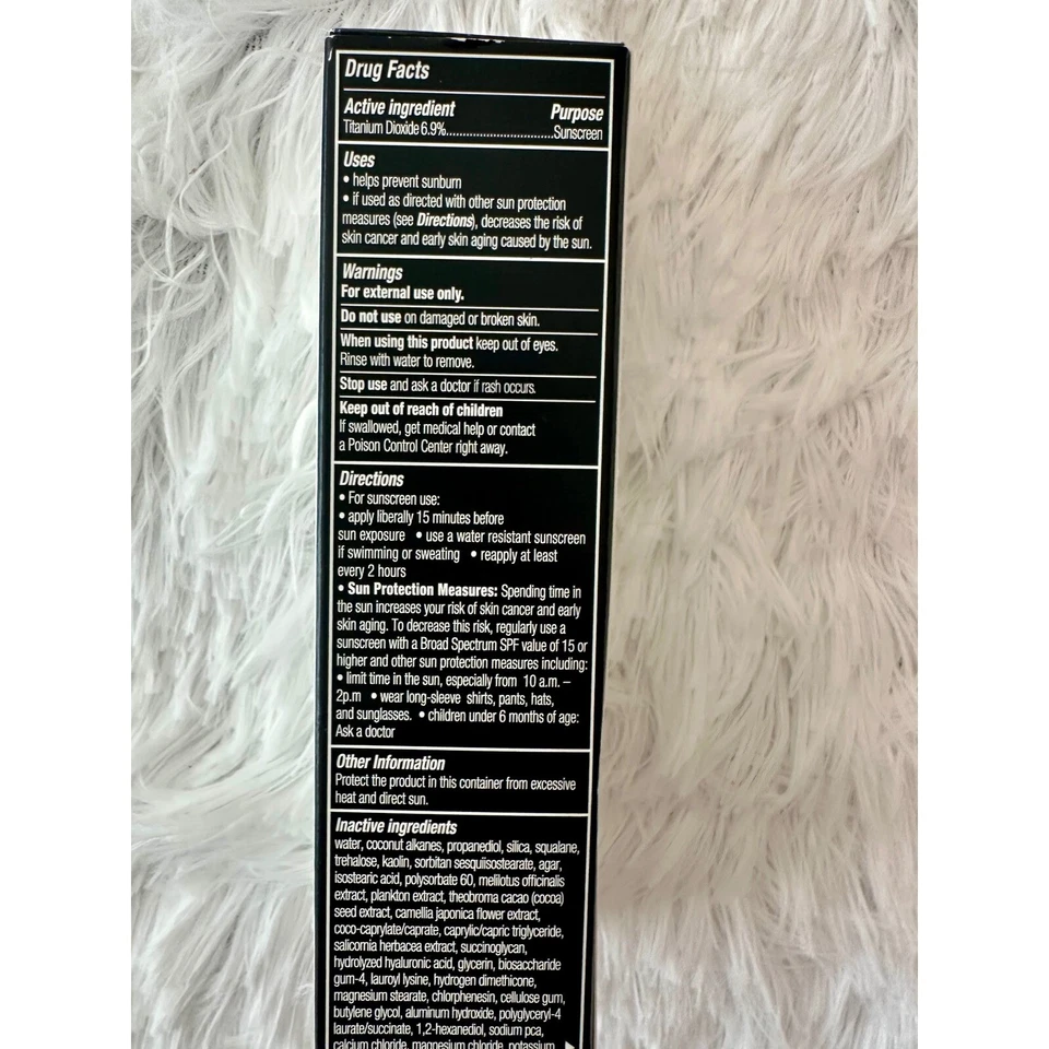 Crema hidratante tintada mate natural bareMinerals Complexion Rescue SPF30 1,18 oz Foto 3 de 4