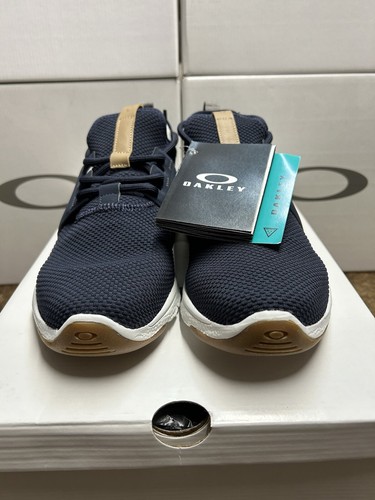 Oakley Dry Trainers NAVY BLUE UK size 8 (NEW) - Picture 2 of 7