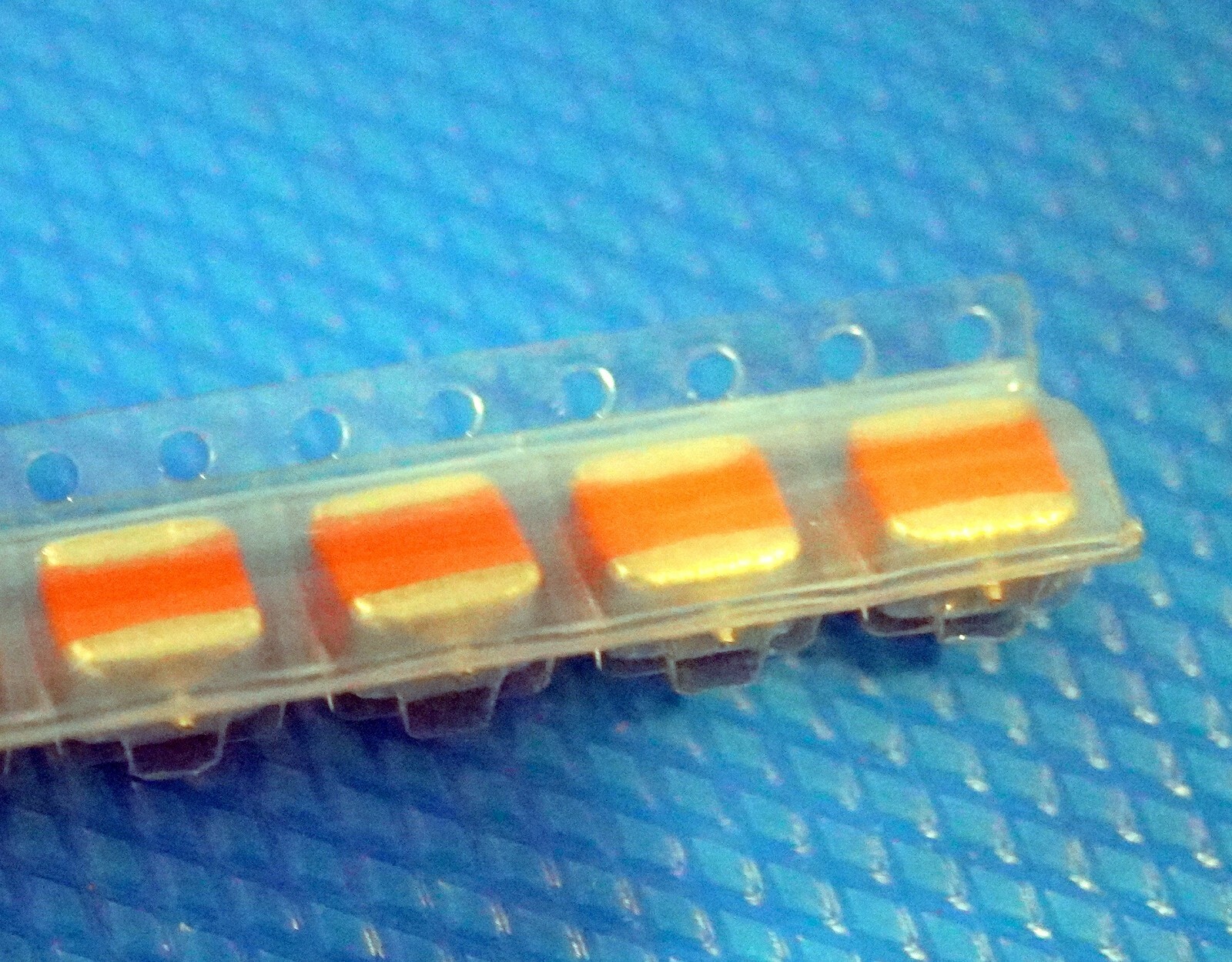 5- Brand New on Tape Runner  VISHAY 195D226X9035R2T **HARD TO FIND**