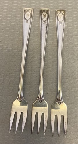 Wallace Sterling Silver Carthage Cocktail Seafood Forks Set 3 art deco 1917 mono - Picture 6 of 7