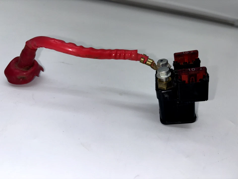 Yamaha WR250F 2012 03-13 montaje de relé de arranque Foto 3 de 4