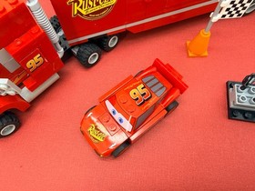 2011 ☆ Lego ☆ Disney : Cars 2 - Macks Team Truck Set #8486