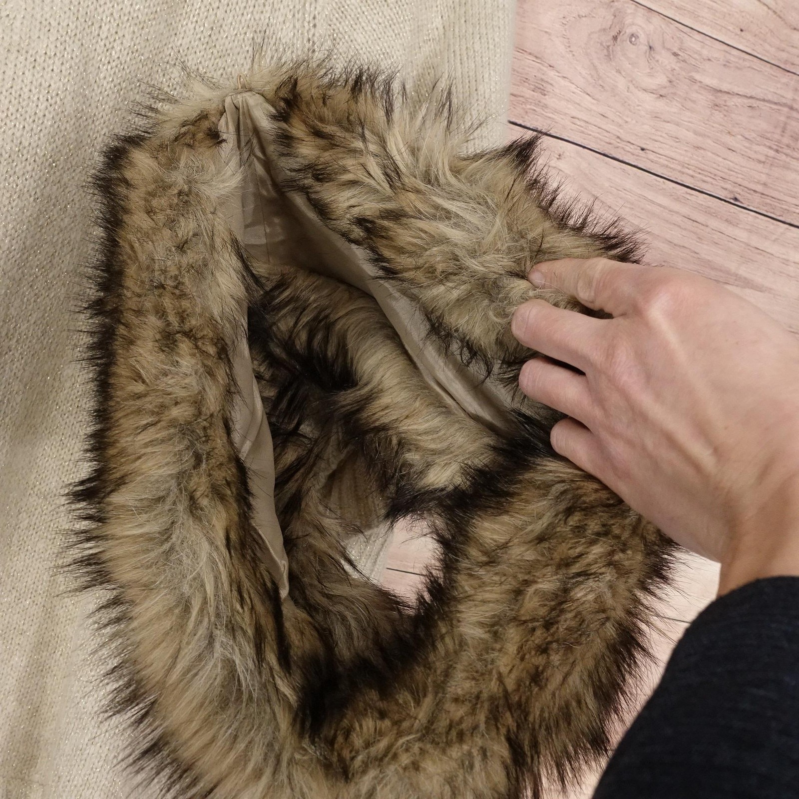 New! Michael Kors Poncho Sweater Womens Medium Cream Fur Collar Knit thumbnail 11