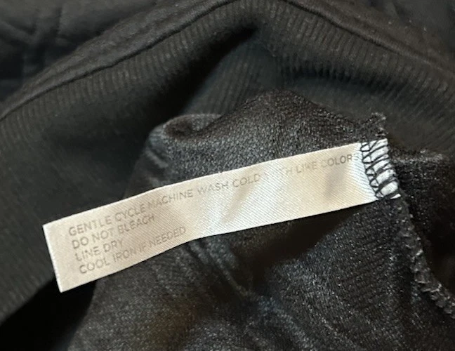 Pullover Campbell Tuckernuck Sport Talla Pequeña Negro Diamante Acolchado Manga Abullonada Foto 3 de 4