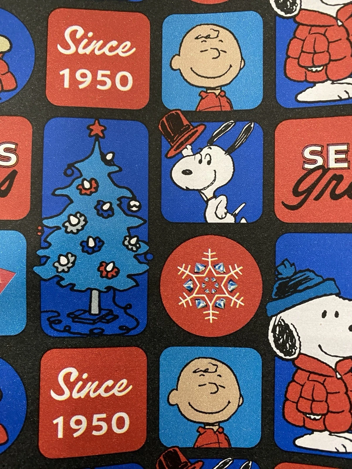 PEANUTS CHARLIE BROWN SNOOP Christmas Wrapping Paper