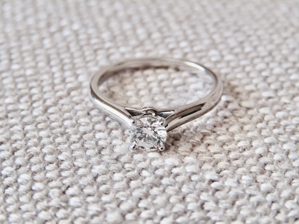 Anillo de compromiso solitario Cartier diamante platino - 0,35 quilates Foto 4 de 4