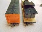 HO Scale Doggie Dinner Reefer & Santa Fe #932 Maintenance Work Caboose with Load — photo 7
