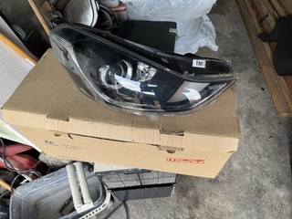 Frontscheinwerfer Hyundai i10 92102 K7100 Rechts