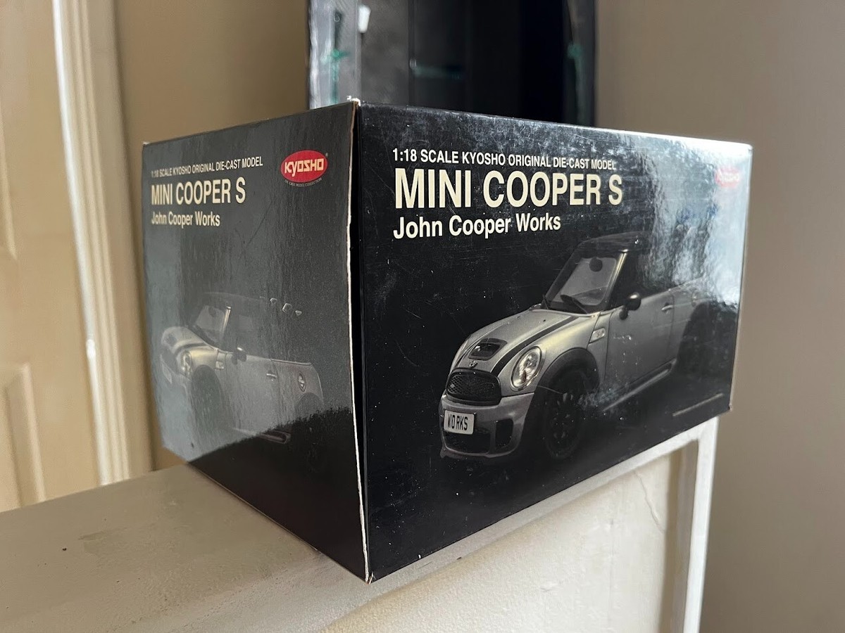 Kyosho Mini Cooper S John Cooper Works JCW 1/18 Diecast Car Silver