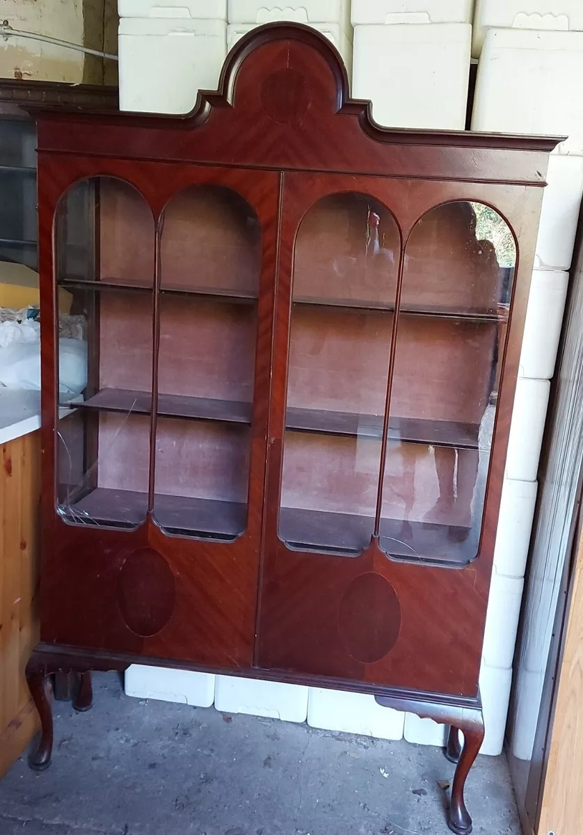 Queen anne display cabinet outlet