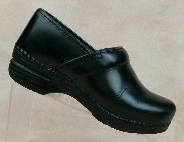 slip on clogs for nurses
