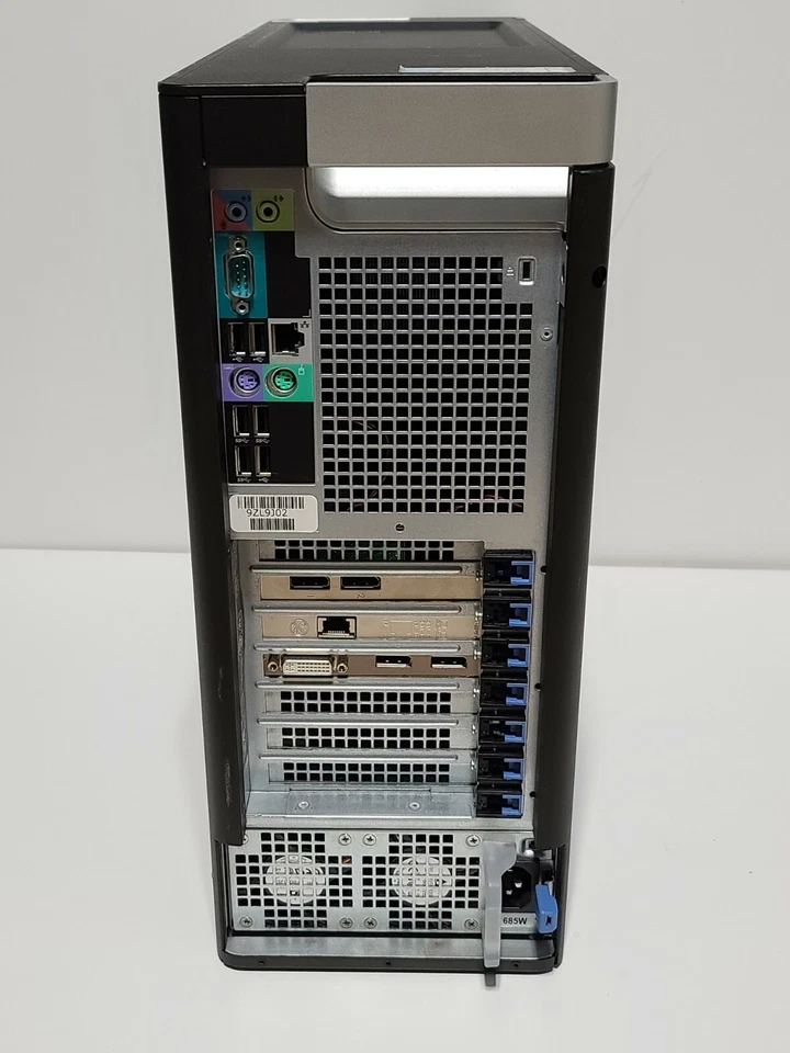 Disco duro Dell Precision T3610 Intel(R) Xeon(R) E5-1607 v2 3,00 GHz 8 GB (DDR3) 1 TB. Foto 2 de 4