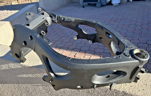2003 - 2005 Yamaha Motorcycle Sport Bike YZF R6 Main Frame Chassis STRAIGHT
