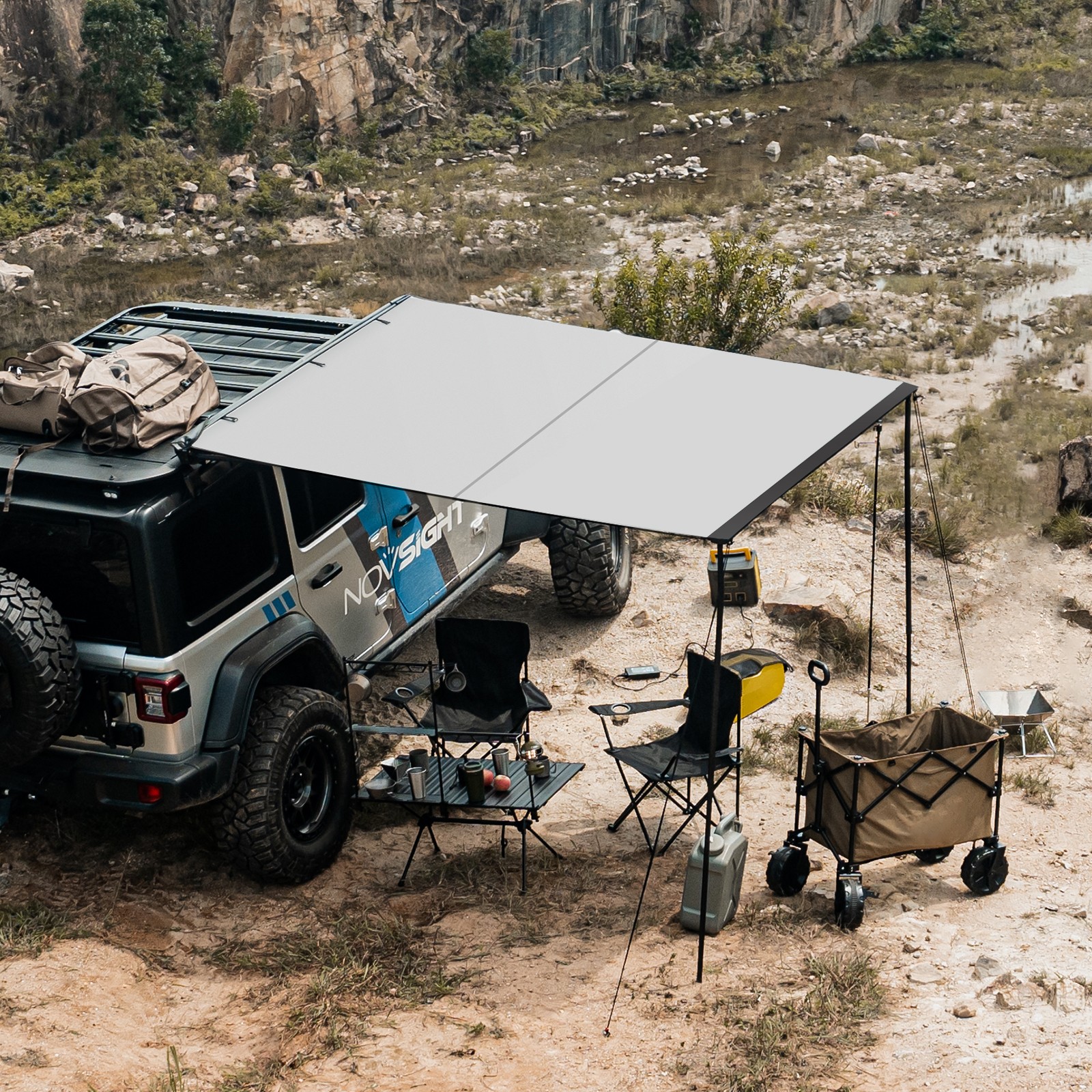 NOVSIGHT Car Side Awning 5.2'x8.2' Rooftop Sun Shade Vehicle Awning Yard Shelter