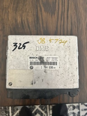 1994 - 1995 BMW 325i E36 DME Engine Control Module Unit Silver Label 1744698