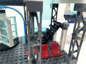 LEGO 7894 Airport 100% Complete w/Extra Items, no manual or box - 2006