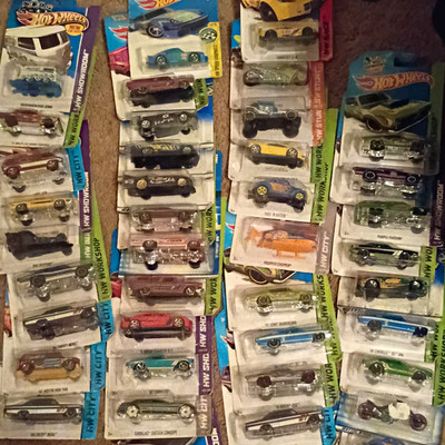 Hot Wheels 1:64 Diecast Car Lot Unopened on Cards HW City Workshop Showroom