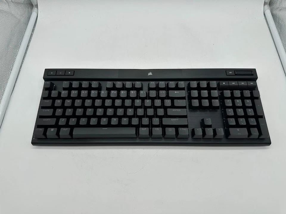 Corsair K70 RGB PRO Wired Mechanical Gaming Keyboard (CHERRY MX RGB Blue) - Image 2 of 4