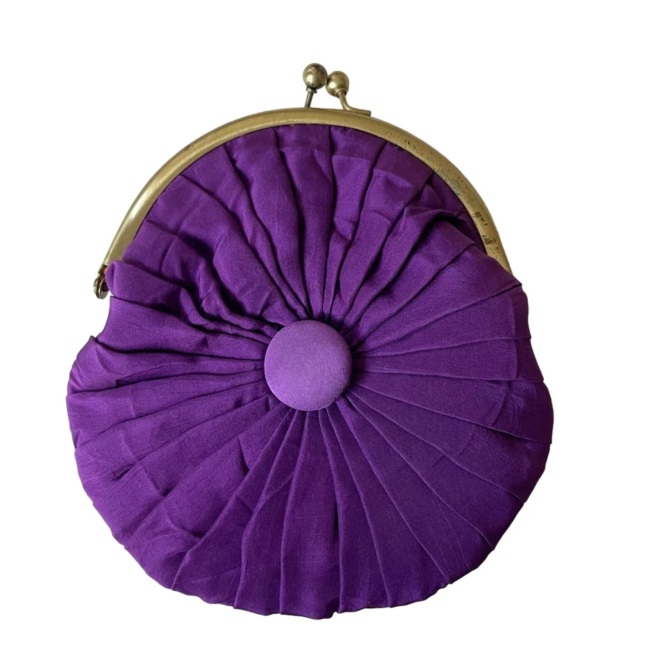 Anthropologie Miss Albright Mini Kiss Lock Clutch Roxo Cetim Floral - Imagem 4 de 4