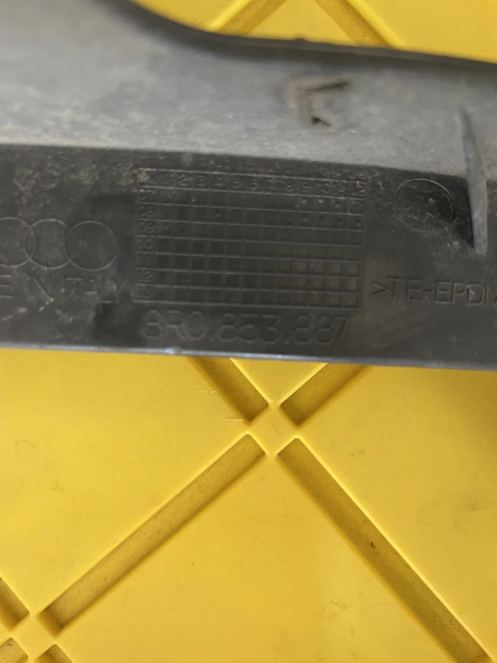 AUDI Q5 2009-2012 - Alerón de rueda delantera izquierda / aleta de barro 8R0853887 Foto 4 de 4