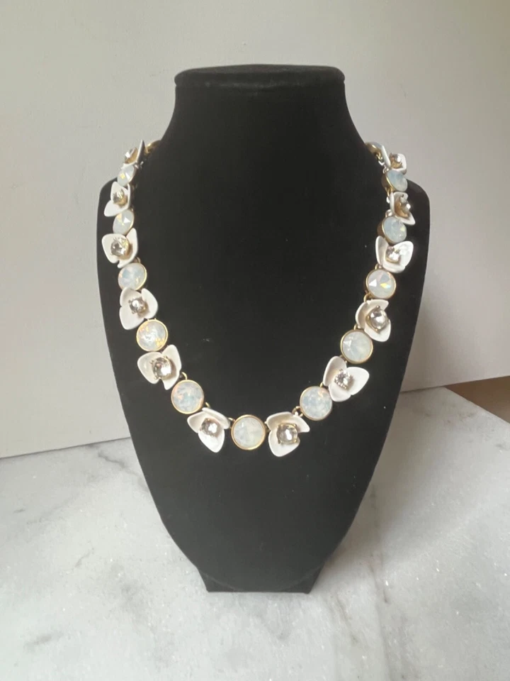 Collar J Crew Floral Esmalte Blanco Opalescente Brûlée Brulee Cristal Transparente Oro Foto 3 de 4