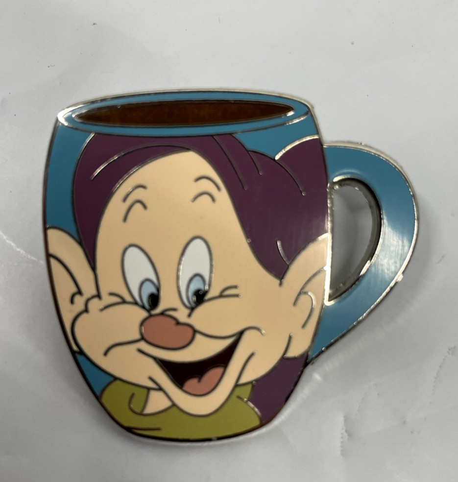 DISNEY WDW SPOTLIGHT MUG COLLECTION DOPEY PIN LE 2000