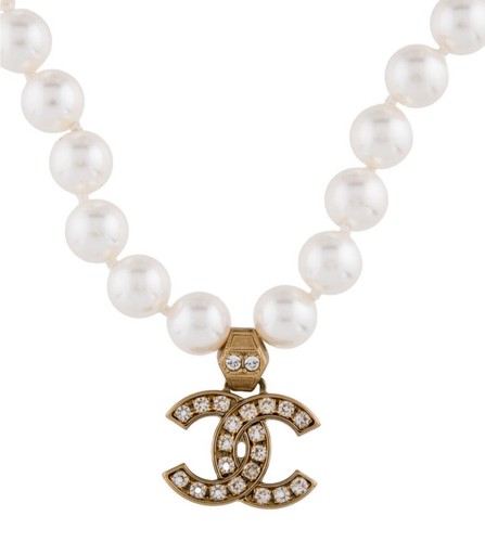Fi In CHANEL Necklace CC Pearl Strass Gold Plated 2021 Cruise CC Logo Pendant