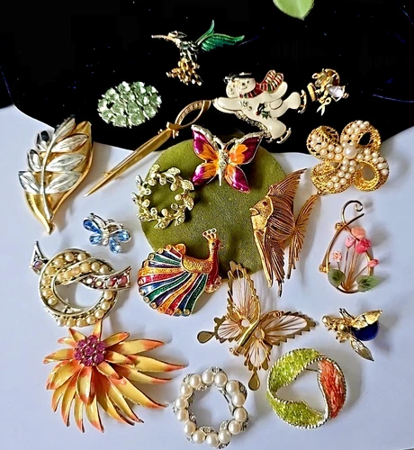 Vintage Brooches Pins Costume Jewelry Lot