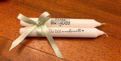 Kerzenset weiß mit Schriftzug    Du bist wundervoll  &  Happy Birthday 