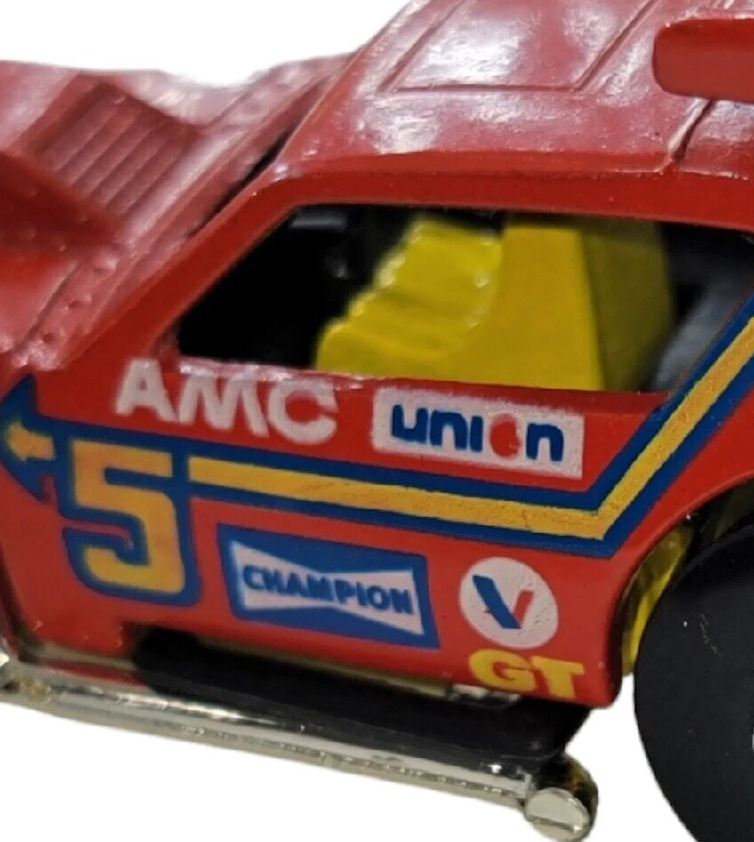 Gremlin F1 #2502 1979 Hot Wheels engrasado de colección en rojo y amarillo - como nuevo con tarjeta Foto 3 de 4
