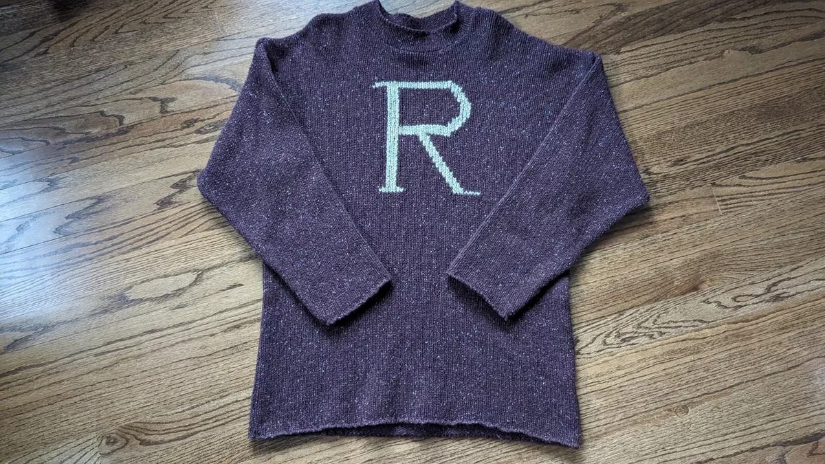 Weasley sweater top universal studios