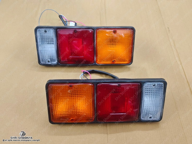 Tail Light Set For Mitsubishi Fuso Canter FE Truck 355 1986-1995