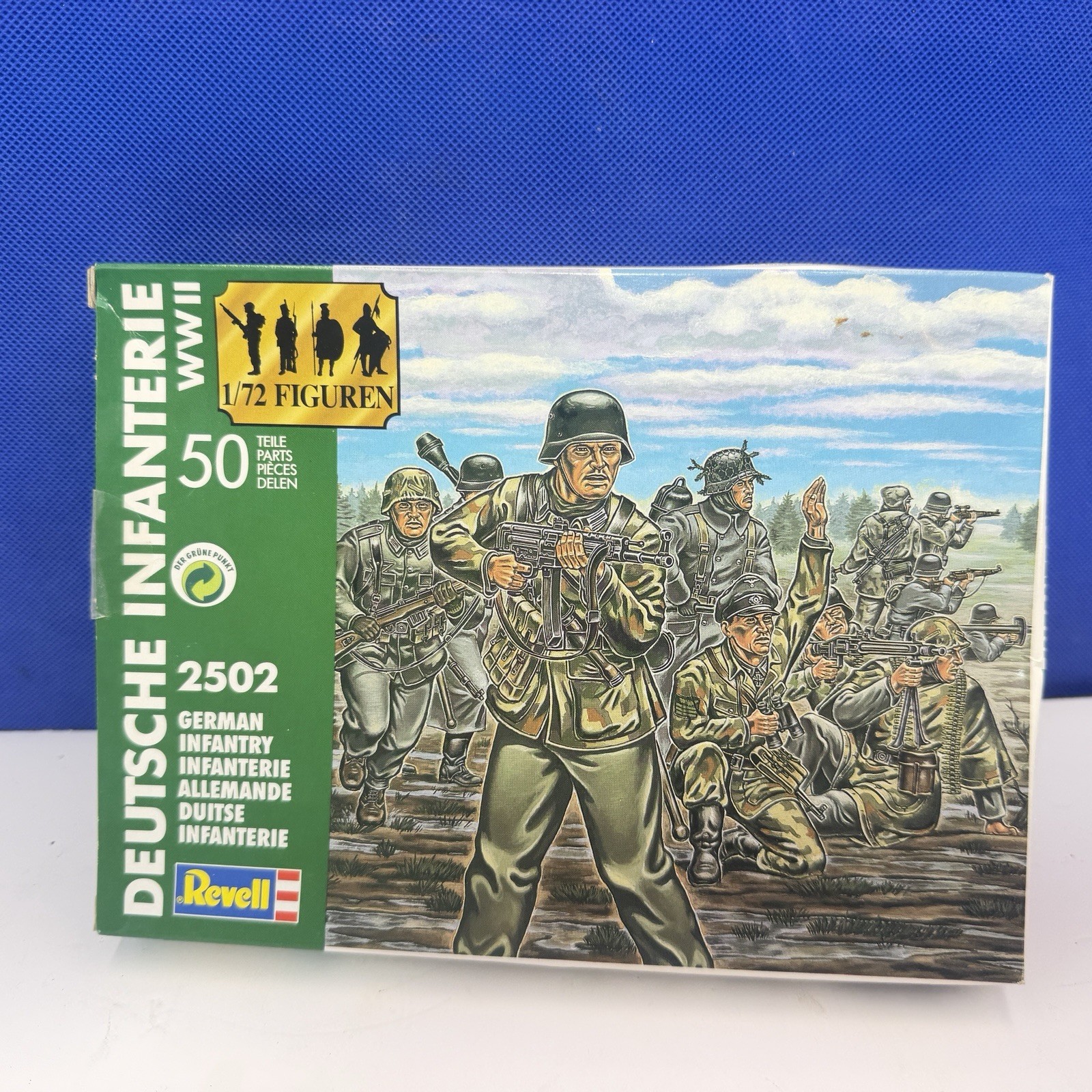 Revell Mini 1:72 GERMAN Infantry WW2 1941 R2502 3 Figures MISSING!