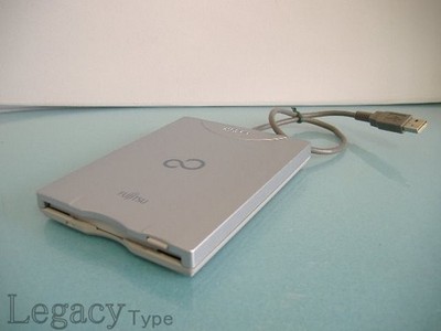 Fujitsu USB Bus-Powered Floppy Drive CP078730-01 Externes USB Floppy Disk Drive
