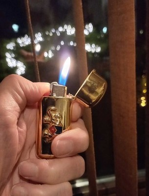 Neu aus Kollektion: Luxus Gold Gas-Feuerzeug von Alexandre de Paris