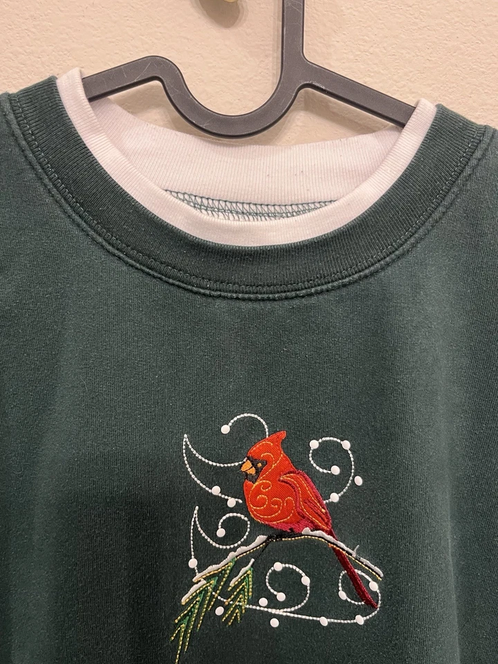 Suéter feminino M&C Sportswear verde pássaro bordado gola redonda grande - Imagem 3 de 4