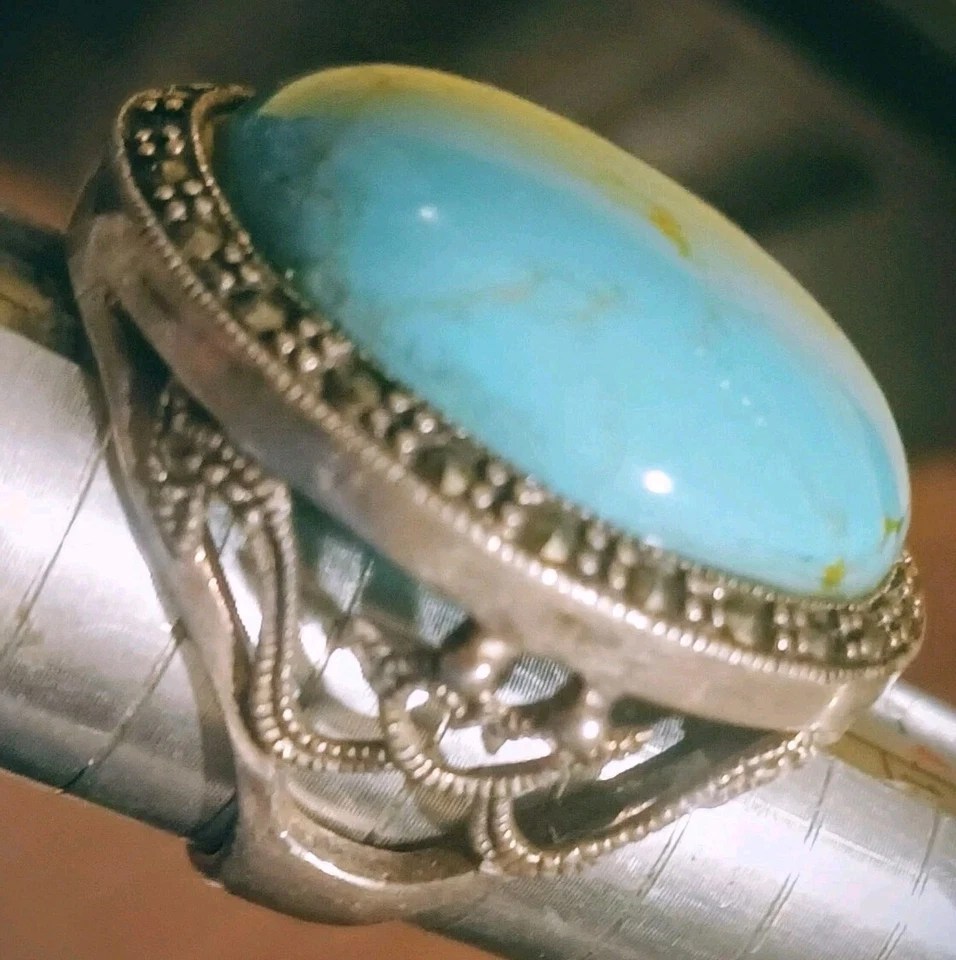 Vintage Sterling Silver Quarter Size Turquoise Flower Design Size 5 Ring - Image 4 of 4