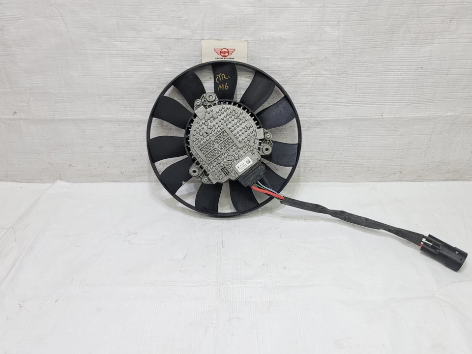 2019 Land Rover Range Rover Sport Radiator Fan Motor OEM LR144532 - Изображение 3 из 4