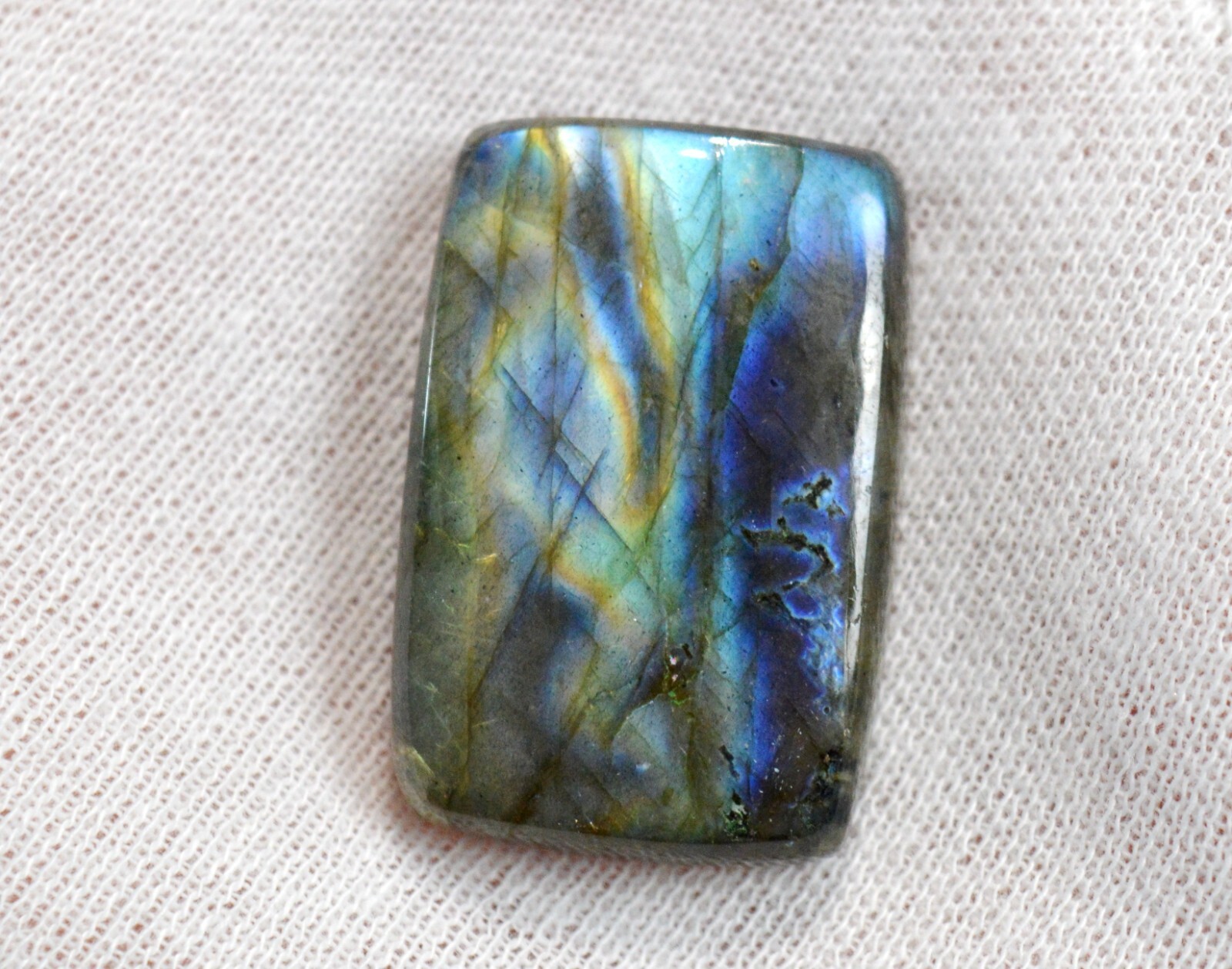 Labradorite 71 carats cabochon minéral naturel Madagascar pour création bijoux FJ82