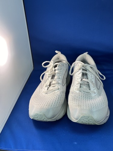 Brooks Levitate 6 Tennis Shoes