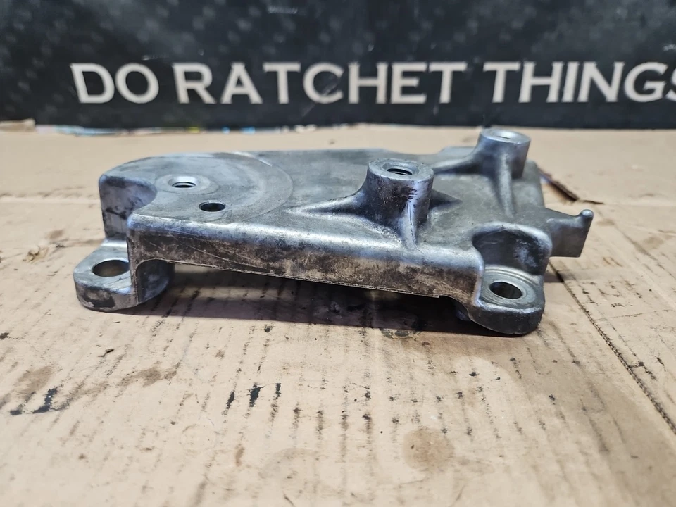 08-20 Nissan 370z Infiniti G37 M37 Q70 VQ37VHR Idler Pulley Bracket 11926-EY00A - Image 4 of 4