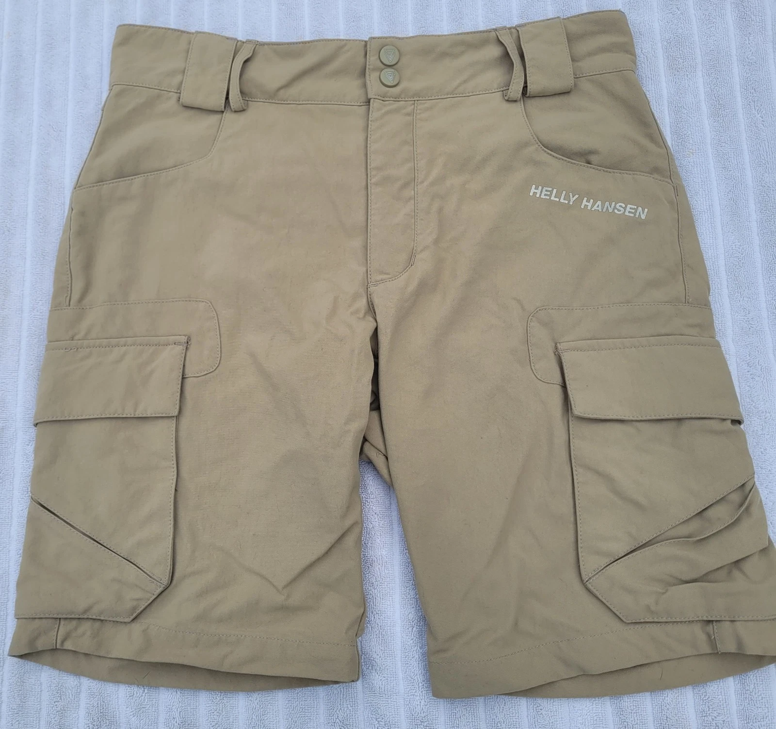 Helly Hansen Khaki Cargo Shorts, Men's Size 30. Quality Outdoor Hiking Gear.