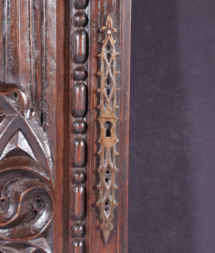 Vintage French Solid Beech and Chestnut Highly Carved Neo Gothic Door w/Hinges - Picture 5 of 14
