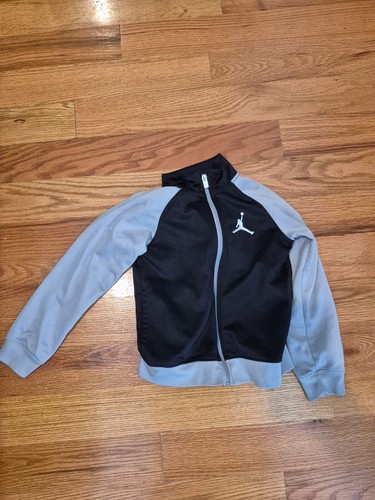 Lot Of 5T Boy Sweatshirts - Picture 4 of 4