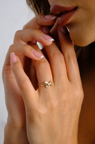 14K Gold Unicorn Ring, Horse Band Ring, Minimal Stackable Ring, Animal Figure - Picture 2 of 7