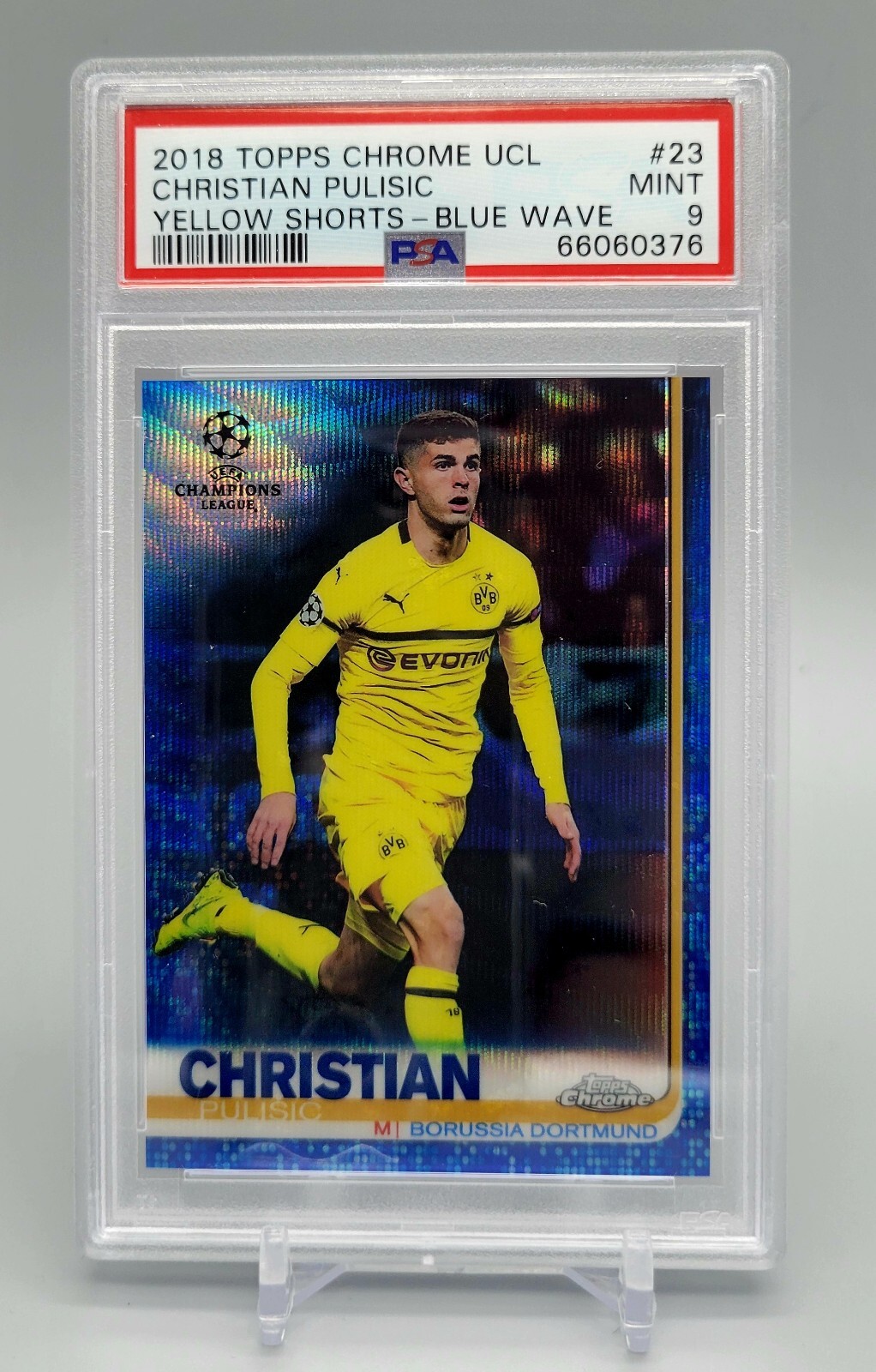 2018-19 Topps Chrome Blue Wave Prizm #/75 Christian Pulisic UEFA CL PSA 9 Mint