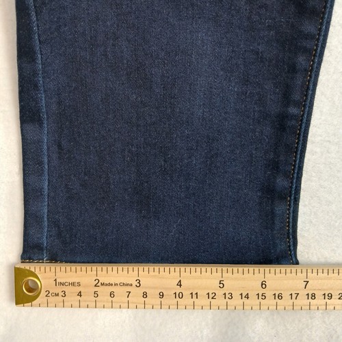 Pantalones de mezclilla ajustados de tiro medio para mujer Levi’s talla 14S/32 lavado oscuro elásticos nuevos con etiquetas - Imagen 14 de 19